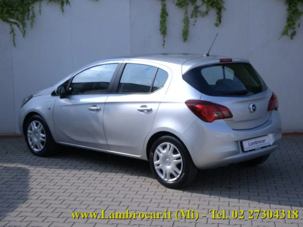 Opel Corsa usata a Milano (13)