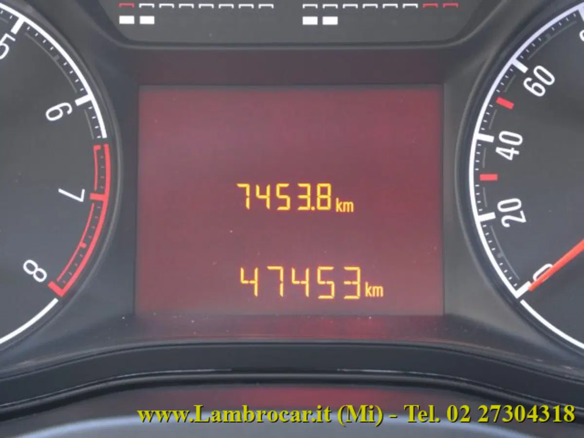 Opel Corsa usata a Milano (7)