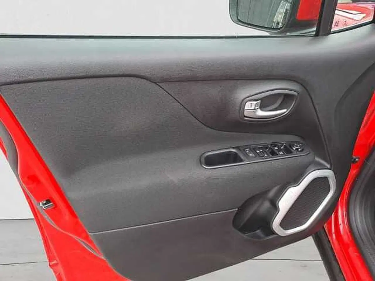Jeep Renegade usata a Venezia (16)
