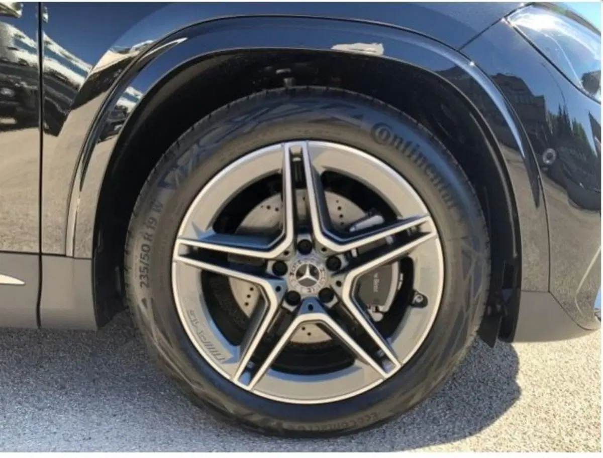 Mercedes-Benz GLA SUV nuova a Potenza (10)