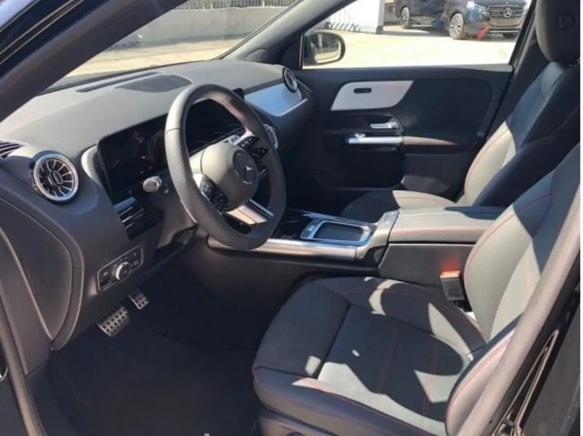 Mercedes-Benz GLA SUV nuova a Potenza (11)