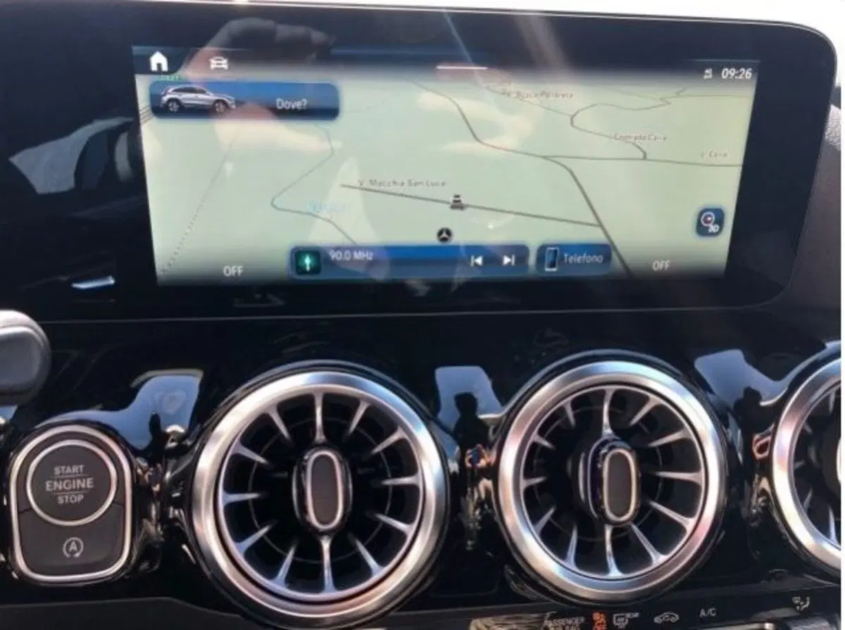 Mercedes-Benz GLA SUV nuova a Potenza (19)