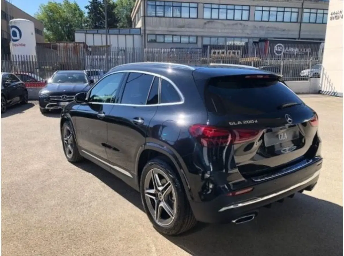 Mercedes-Benz GLA SUV nuova a Potenza (20)