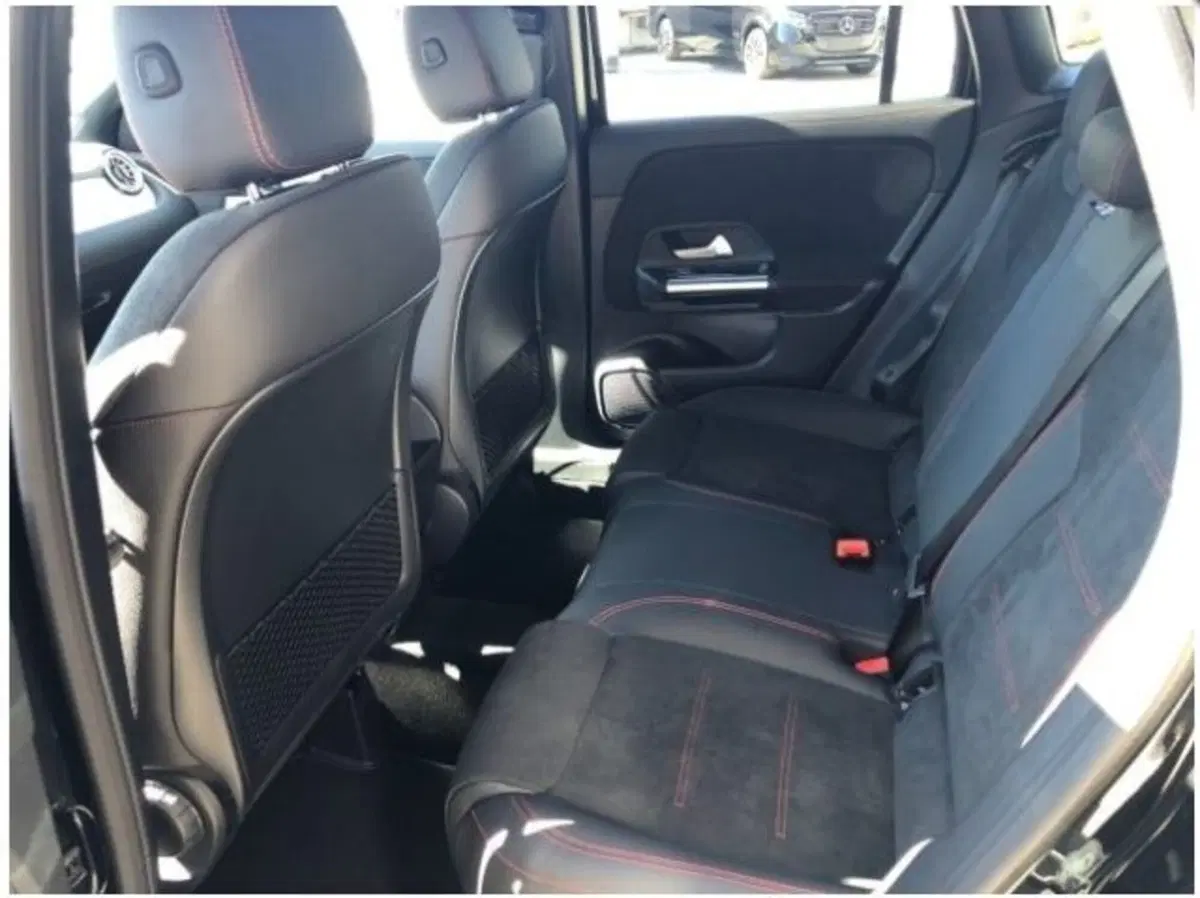 Mercedes-Benz GLA SUV nuova a Potenza (4)