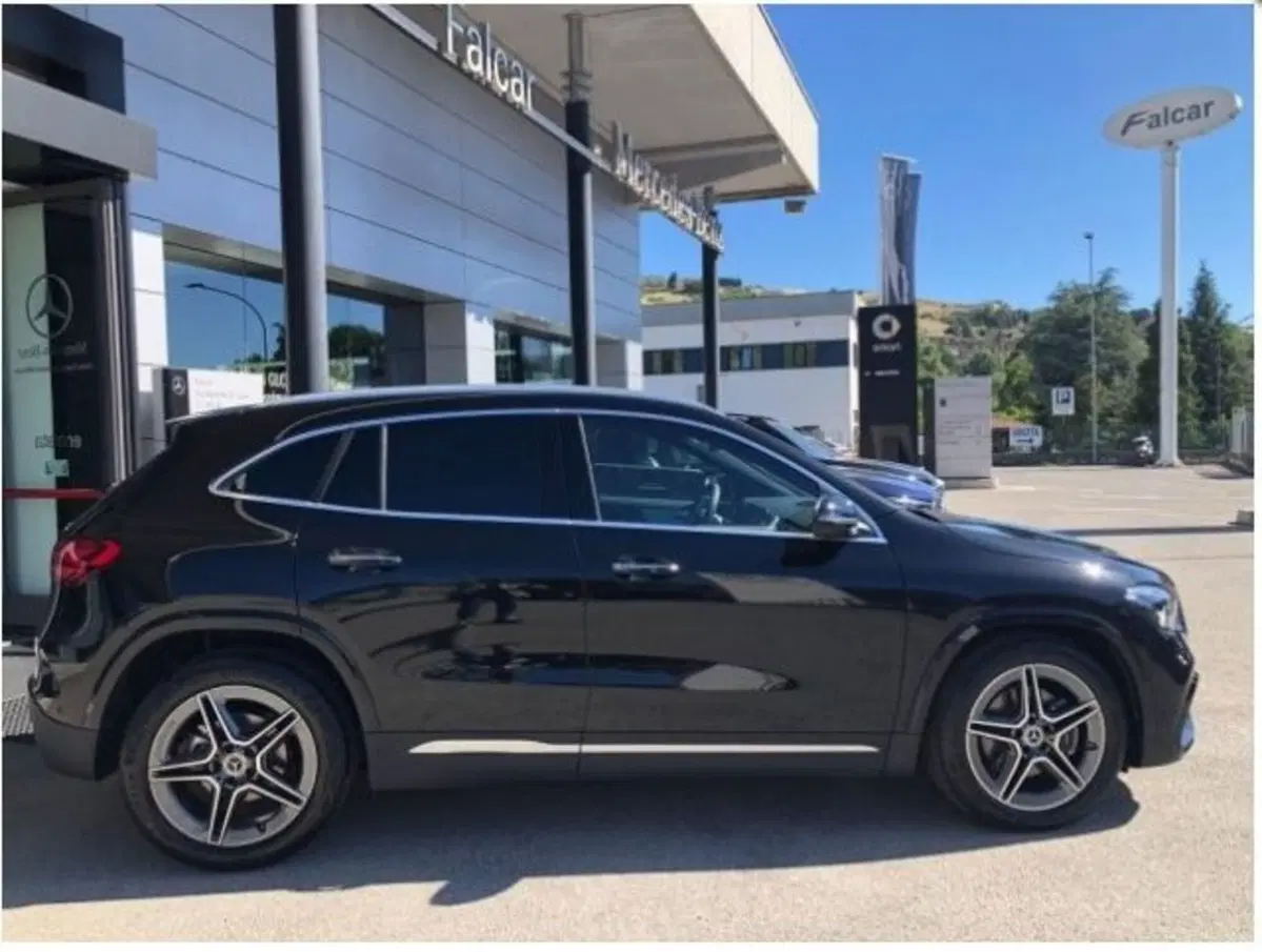 Mercedes-Benz GLA SUV nuova a Potenza (7)
