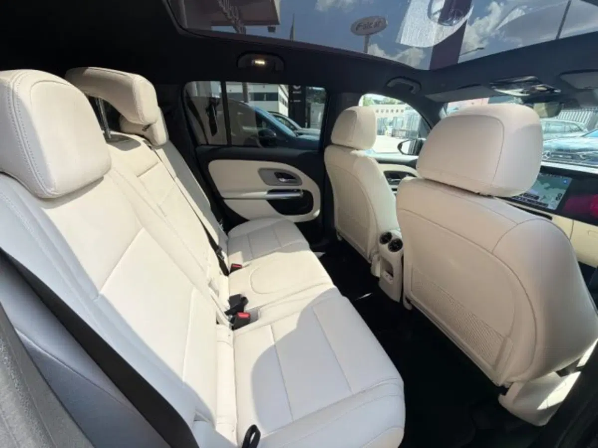 Mercedes-Benz GLB nuova a Potenza (11)