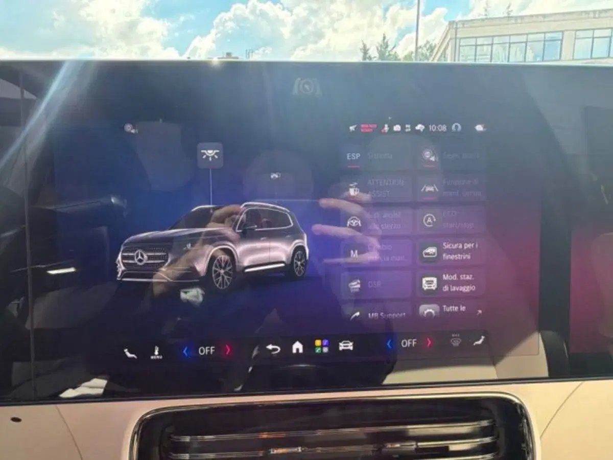 Mercedes-Benz GLB nuova a Potenza (17)