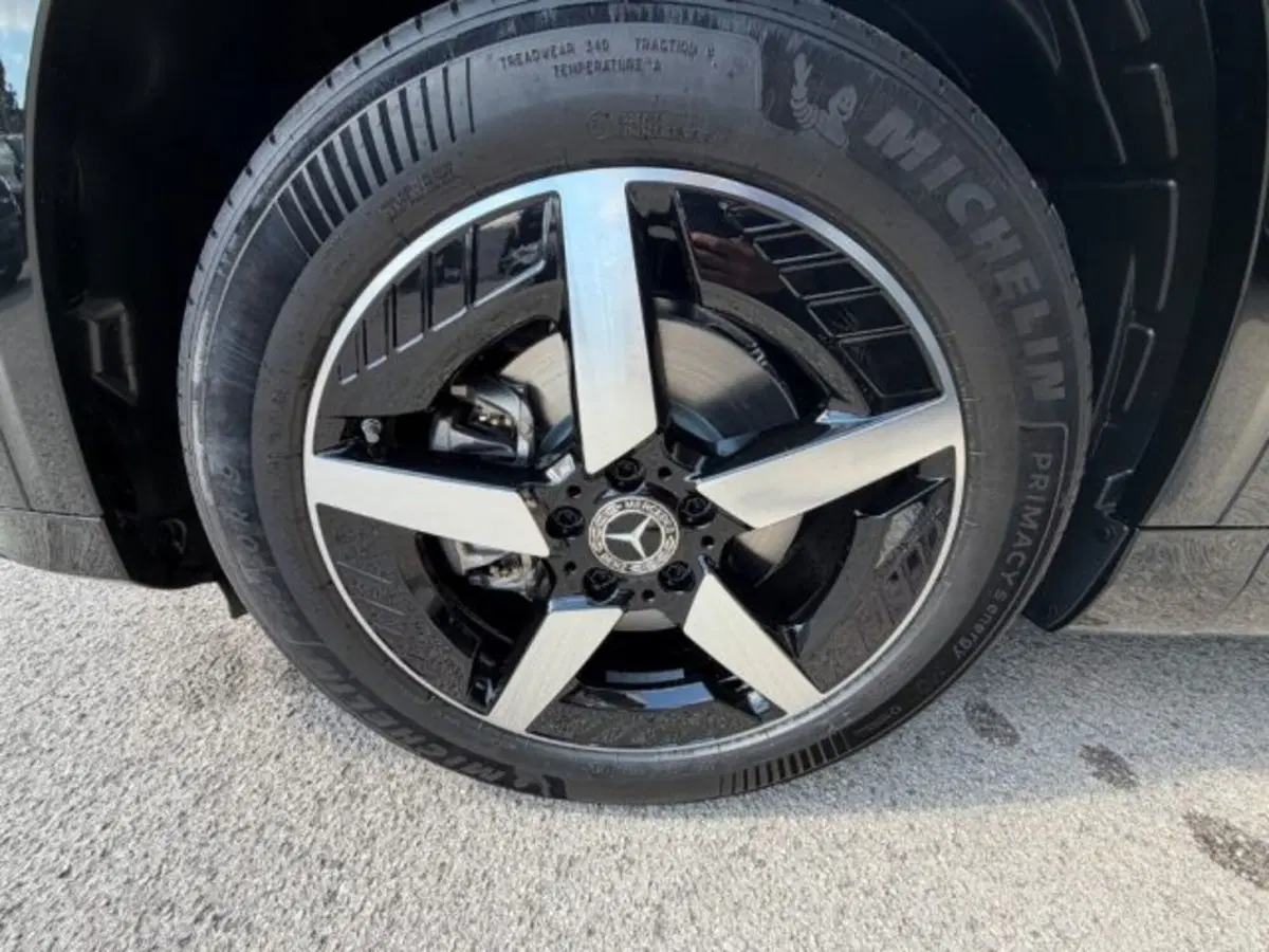 Mercedes-Benz GLB nuova a Potenza (6)
