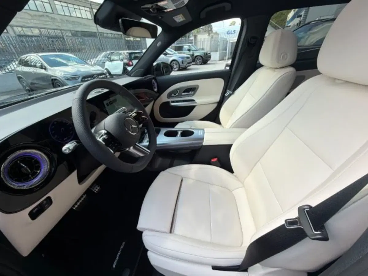 Mercedes-Benz GLB nuova a Potenza (8)