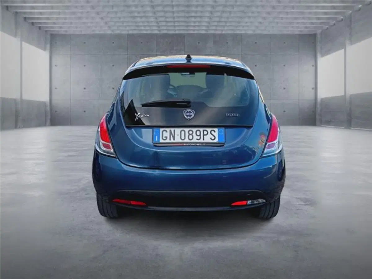 Lancia Ypsilon usata a Bari (5)