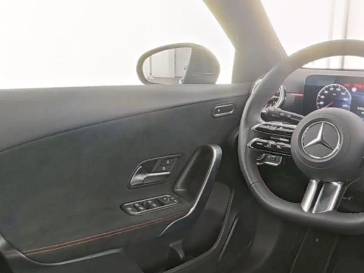 Mercedes-Benz Classe A usata a Milano (7)