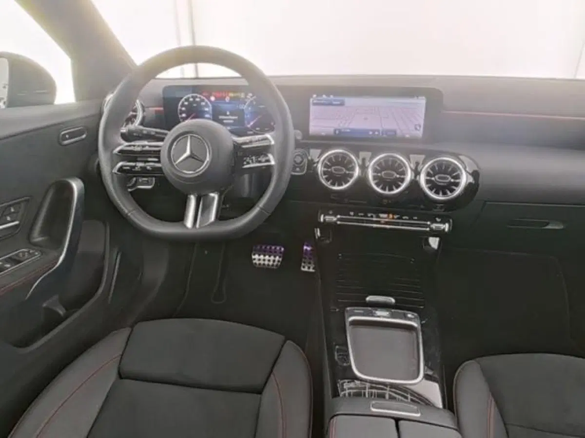 Mercedes-Benz Classe A usata a Milano (9)