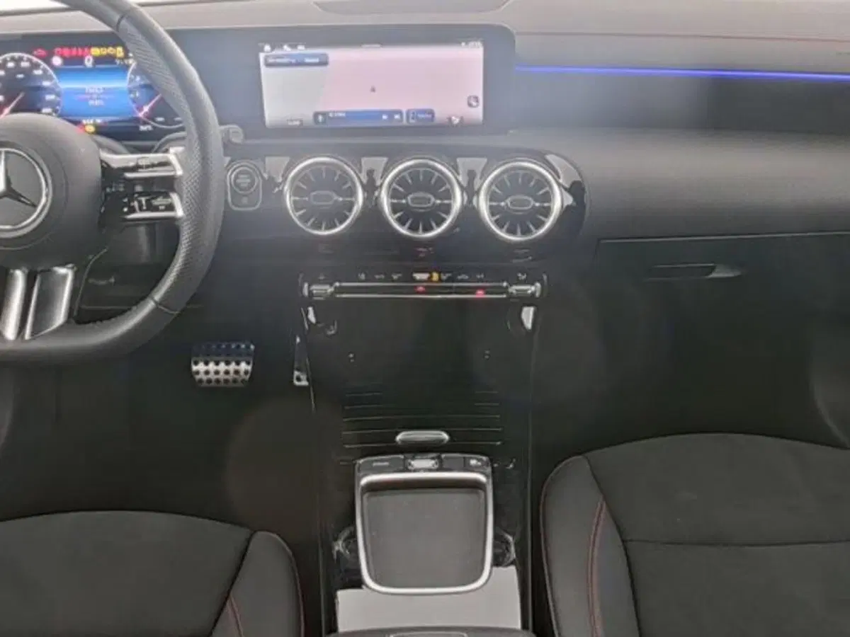 Mercedes-Benz CLA Shooting Brake usata a Milano (5)