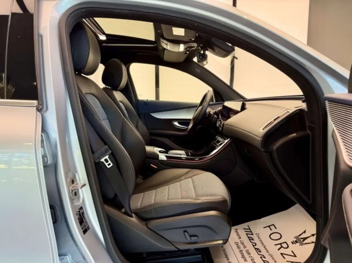 Mercedes-Benz EQC usata a Torino (12)