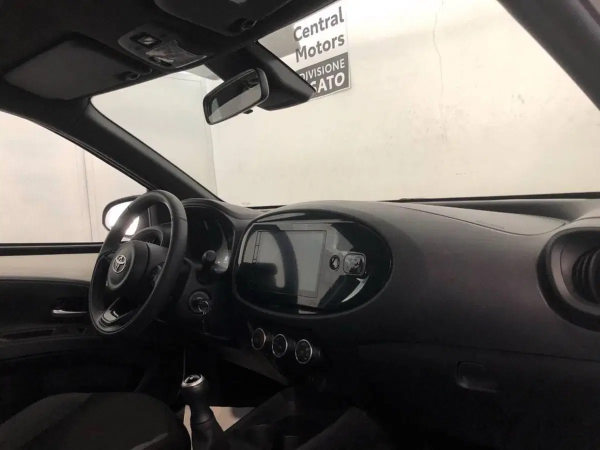 Toyota Aygo X usata a Torino (11)
