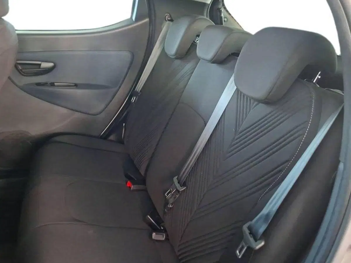 Lancia Ypsilon usata a Torino (11)