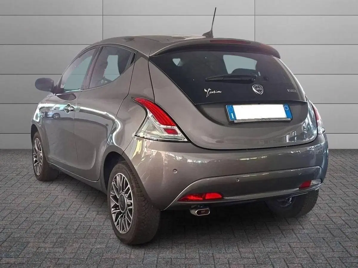 Lancia Ypsilon usata a Torino (2)