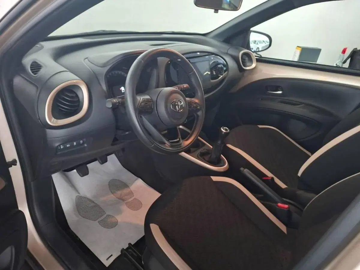 Toyota Aygo X usata a Torino (10)