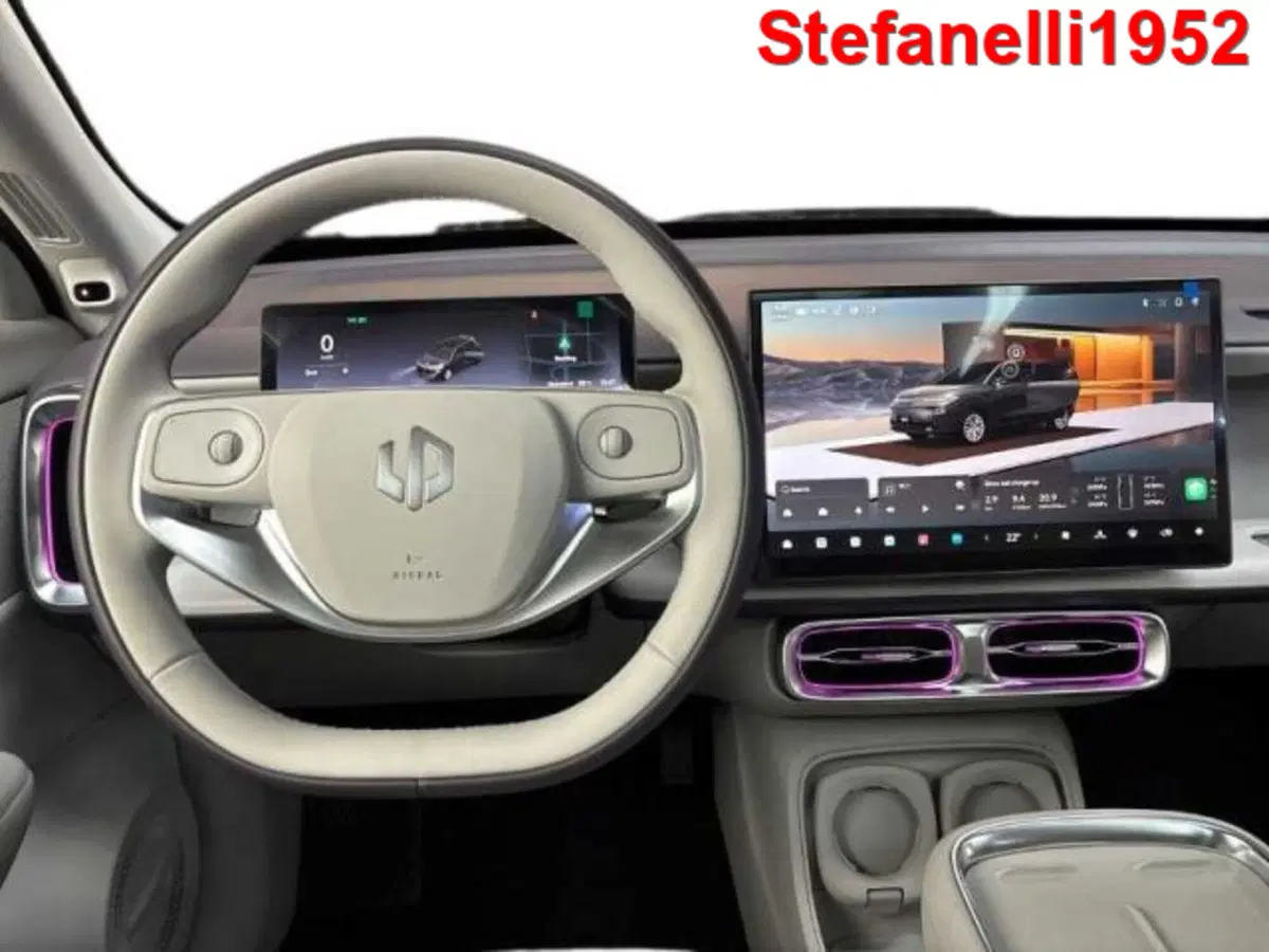 Leapmotor B10 nuova a Bologna (14)