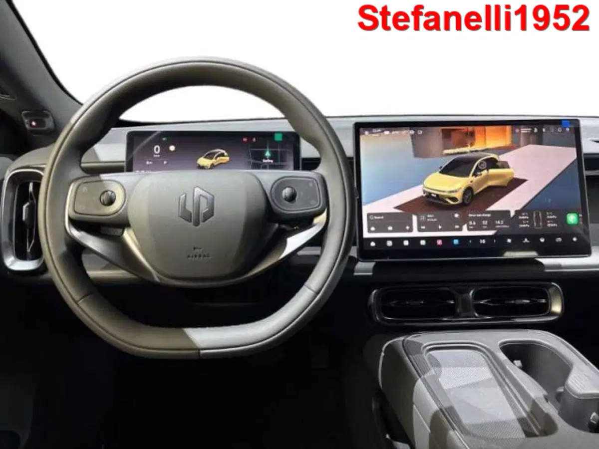 Leapmotor B05 nuova a Bologna (14)