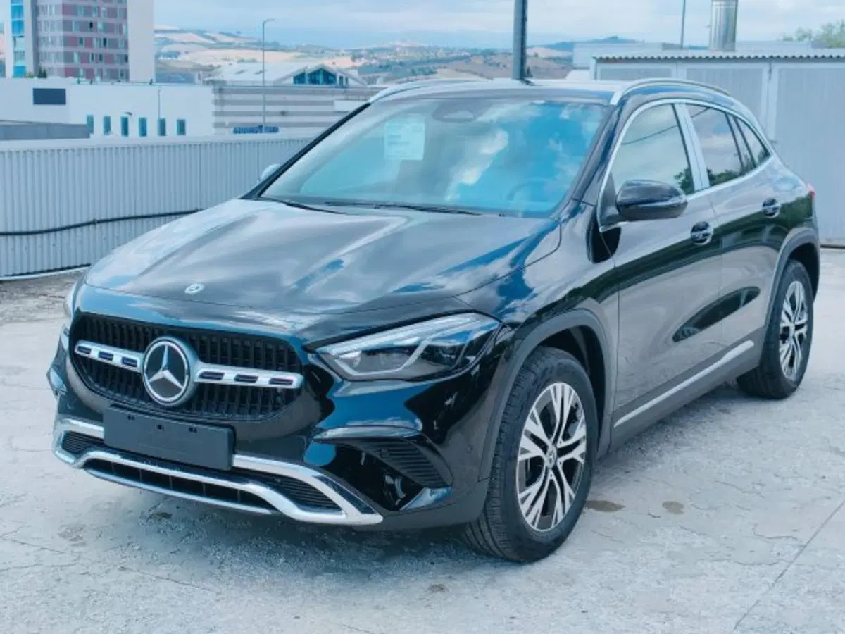 Mercedes-Benz GLA SUV nuova a Teramo
