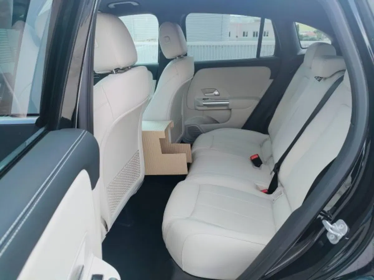 Mercedes-Benz GLA SUV nuova a Teramo (13)