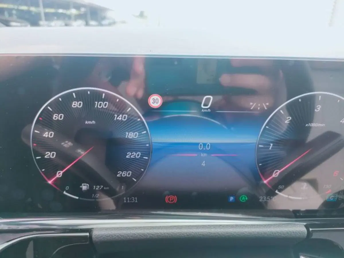 Mercedes-Benz GLA SUV nuova a Teramo (14)