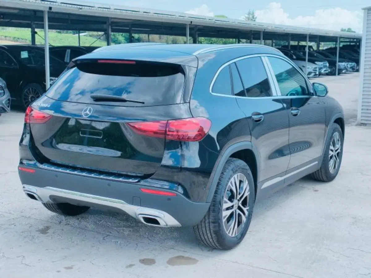 Mercedes-Benz GLA SUV nuova a Teramo (6)