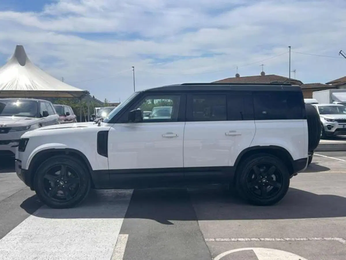 Land Rover Defender usata a Lucca (8)