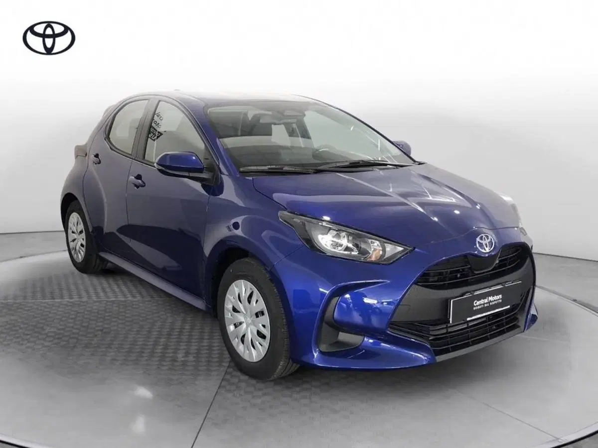 Toyota Yaris Cross nuova a Torino (4)