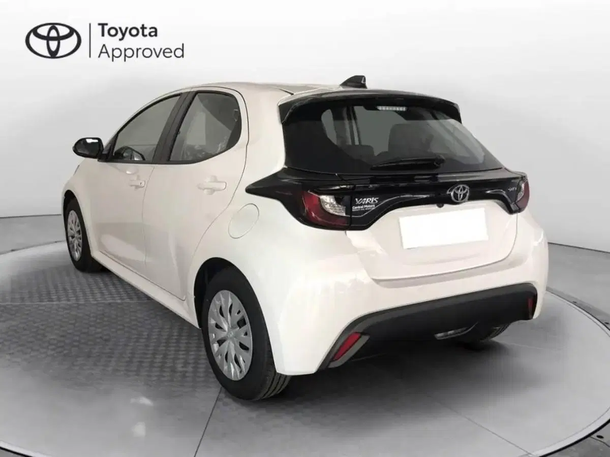 Toyota Yaris Cross nuova a Torino (2)