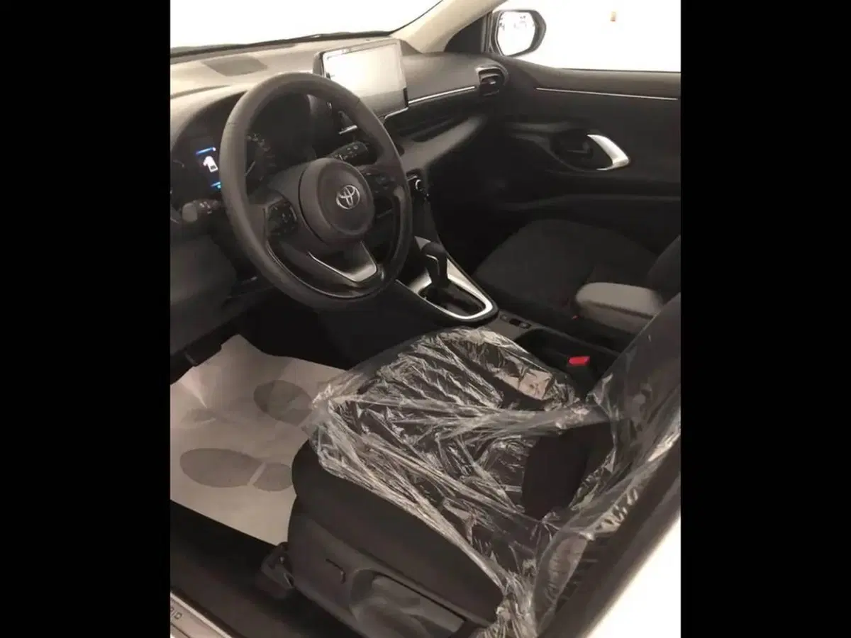 Toyota Yaris Cross nuova a Torino (7)