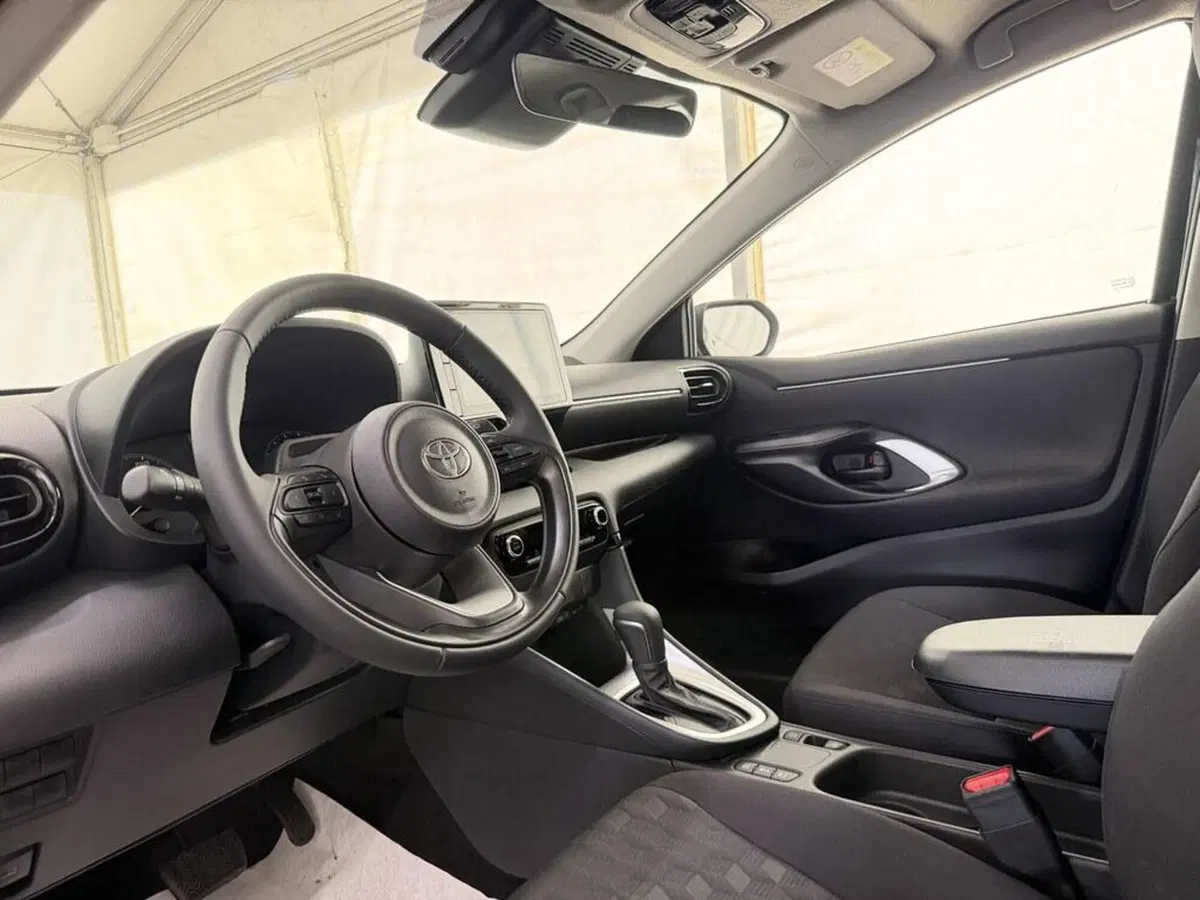 Toyota Yaris Cross nuova a Monza e Brianza (11)