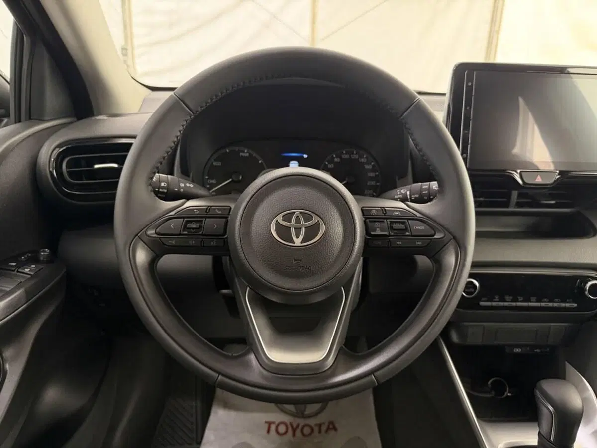 Toyota Yaris Cross nuova a Monza e Brianza (7)