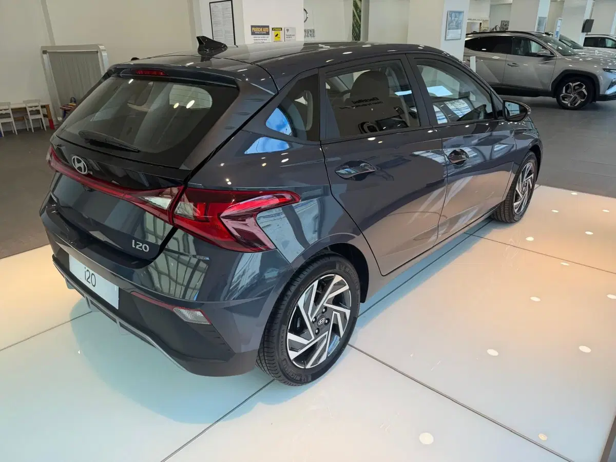 Hyundai i20 nuova a Napoli (5)
