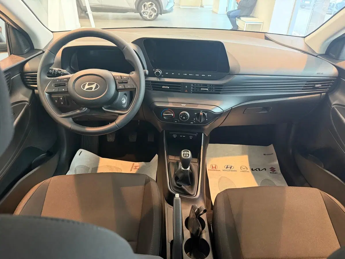 Hyundai i20 nuova a Napoli (8)