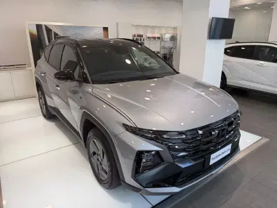 Hyundai Tucson 1.6 t-gdi Dark Line 2wd dct nuova a Castellammare di Stabia