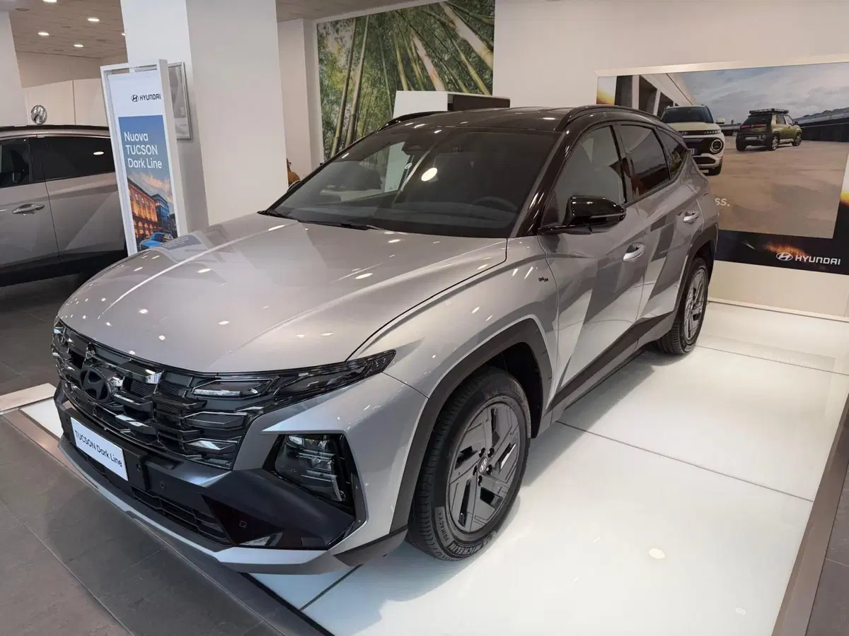 Hyundai Tucson nuova a Napoli (2)