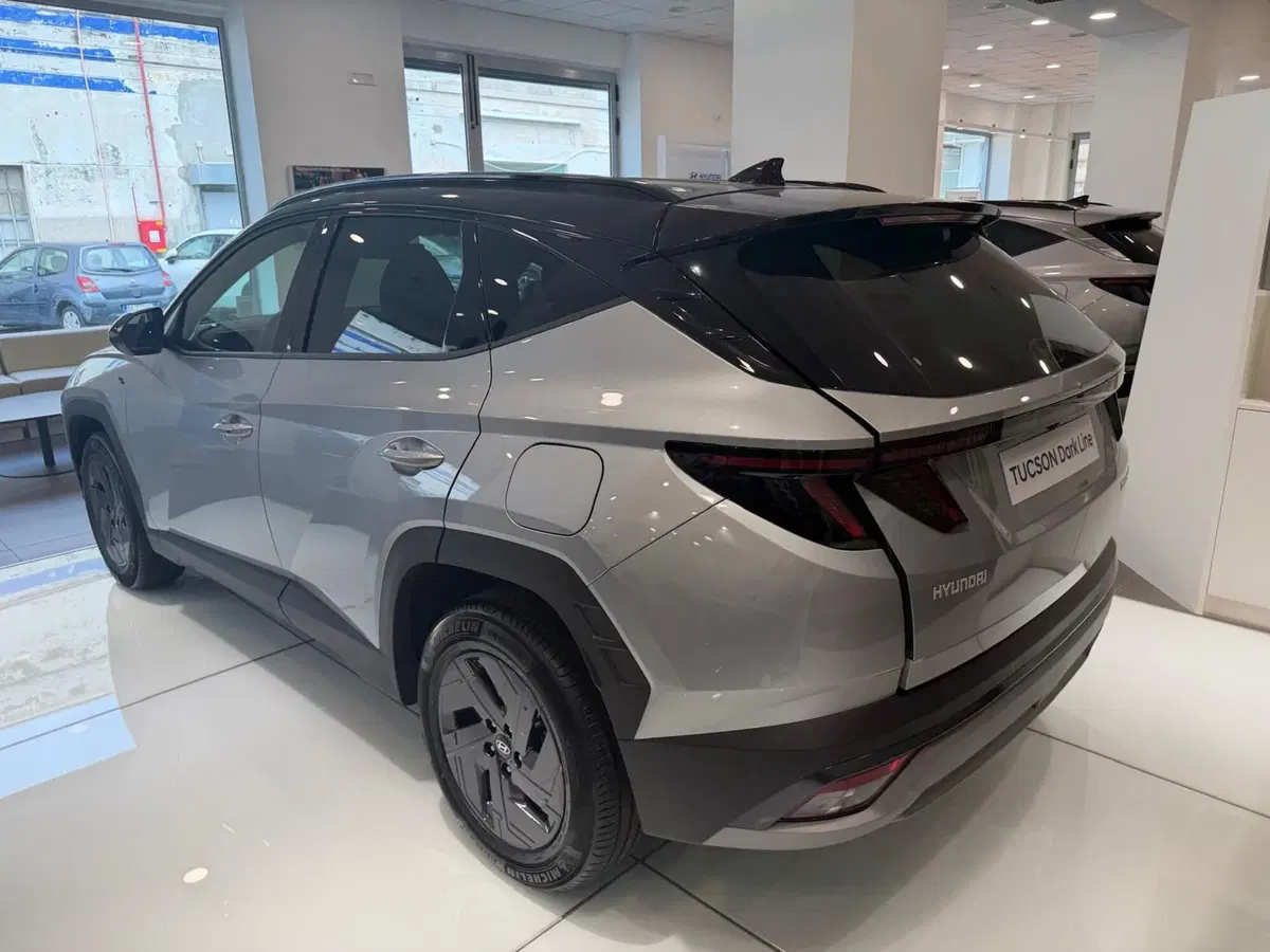 Hyundai Tucson nuova a Napoli (4)