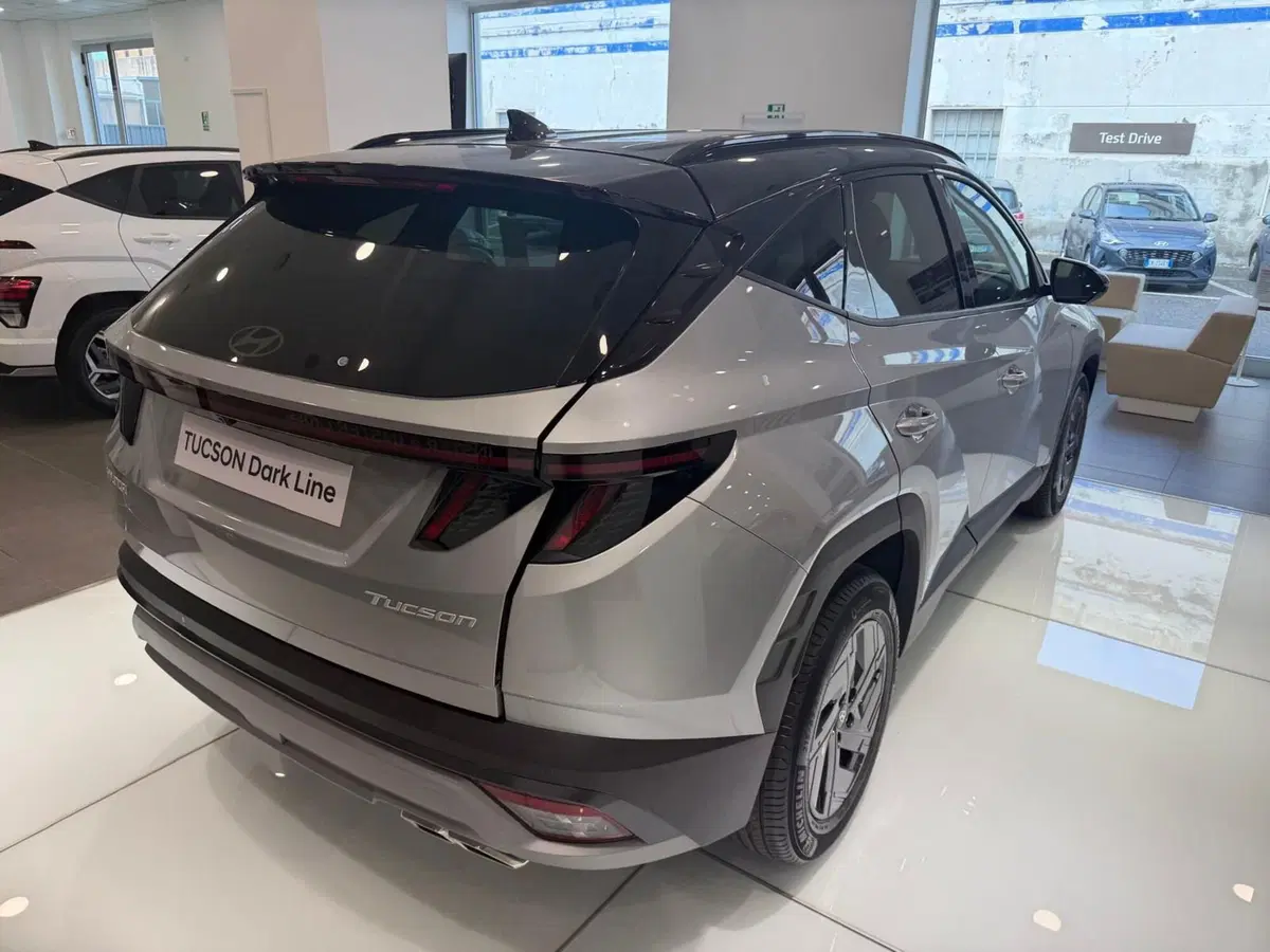 Hyundai Tucson nuova a Napoli (5)