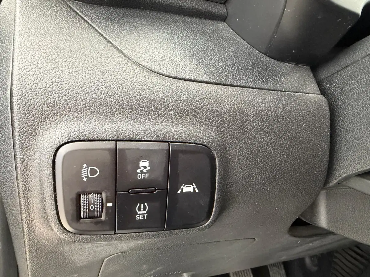 Hyundai i10 usata a Napoli (9)