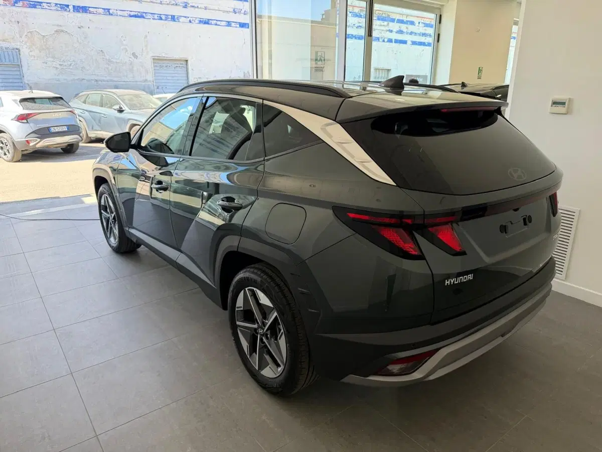 Hyundai Tucson nuova a Napoli (4)