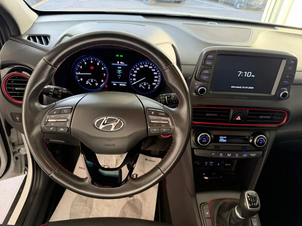 Hyundai Kona usata a Napoli (10)