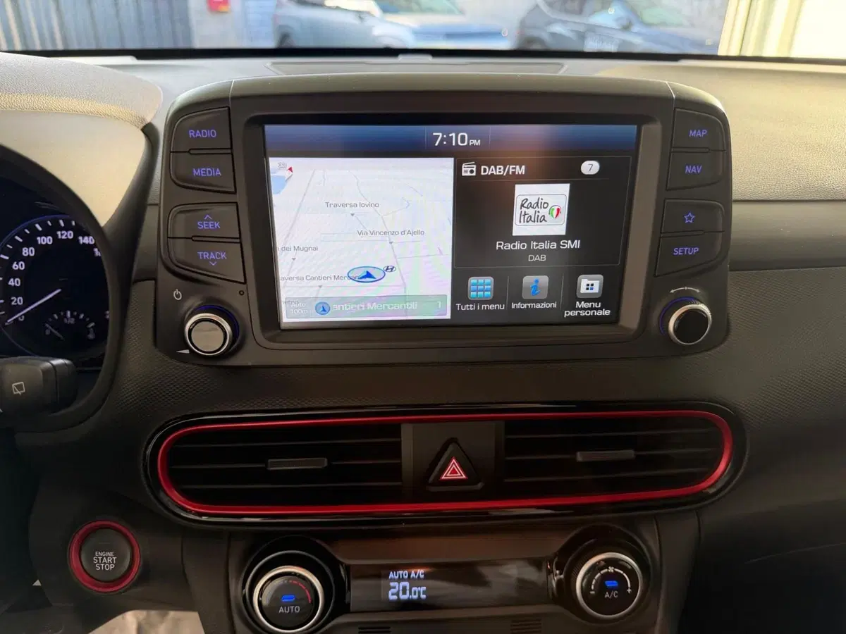 Hyundai Kona usata a Napoli (12)