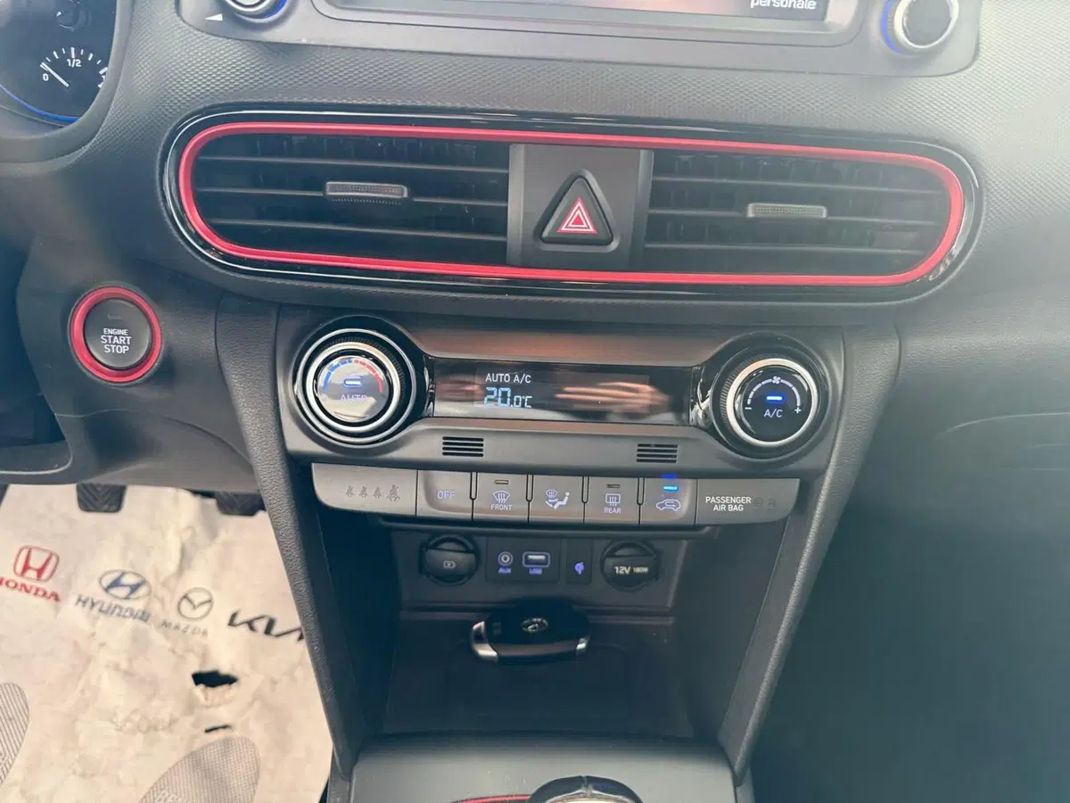 Hyundai Kona usata a Napoli (14)