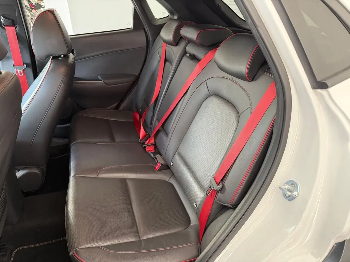 Hyundai Kona usata a Napoli (17)