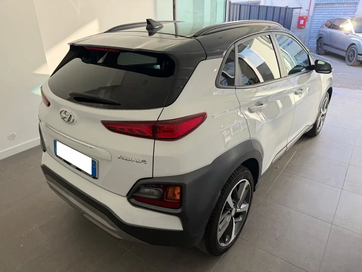 Hyundai Kona usata a Napoli (5)