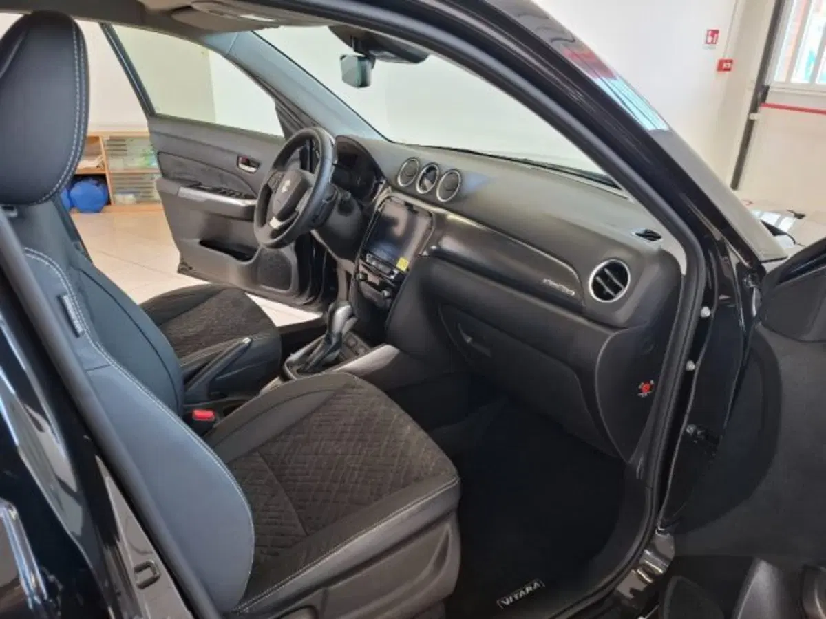 Suzuki Vitara nuova a Reggio Emilia (16)