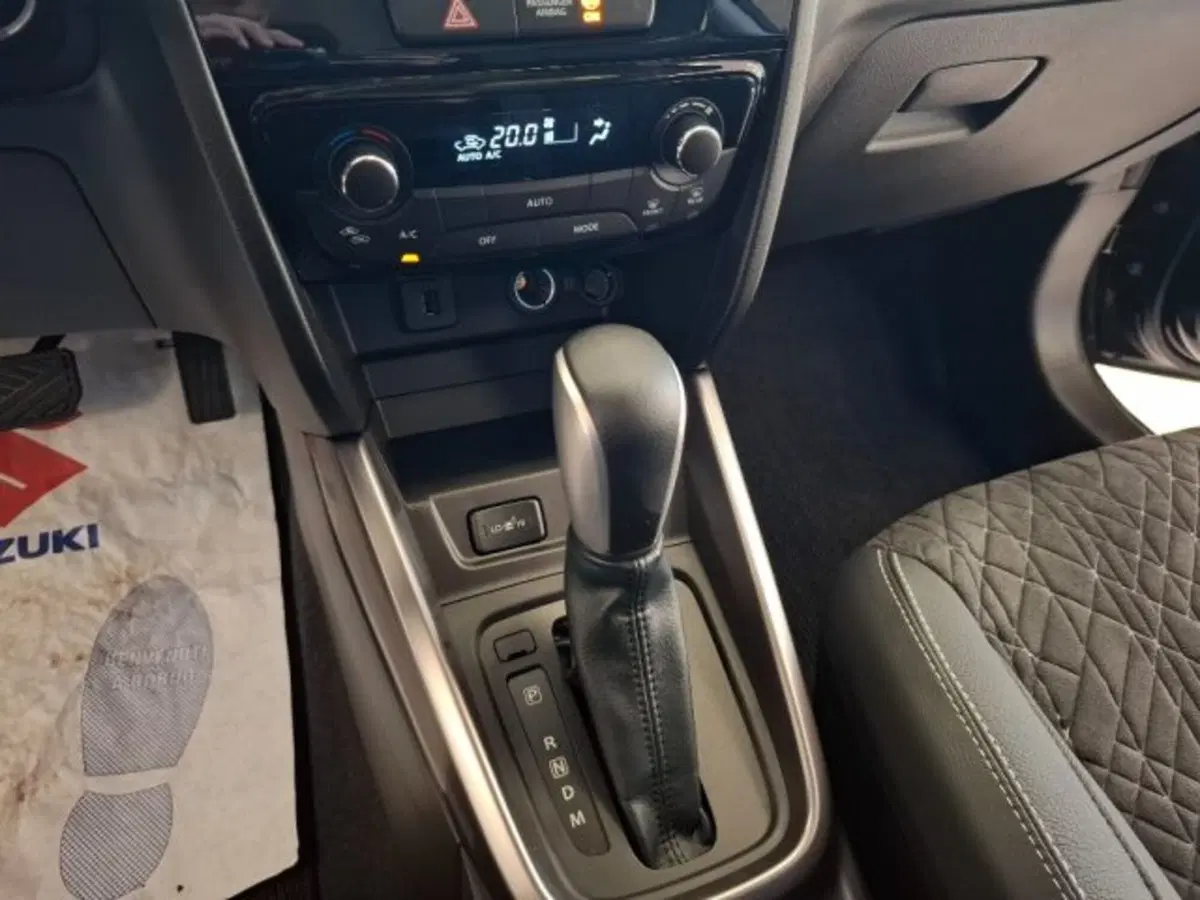 Suzuki Vitara nuova a Reggio Emilia (11)