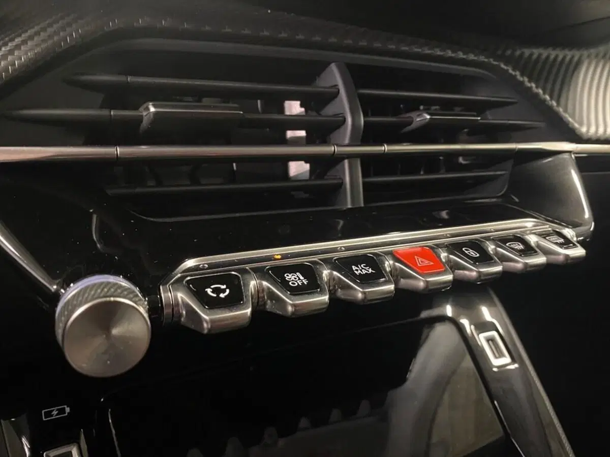 Peugeot 208 usata a Torino (11)